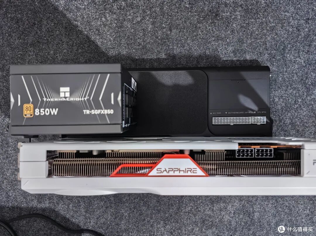 一台雷电5显卡坞,笔记本电脑也能外接5090!磐镭Link S-3实测