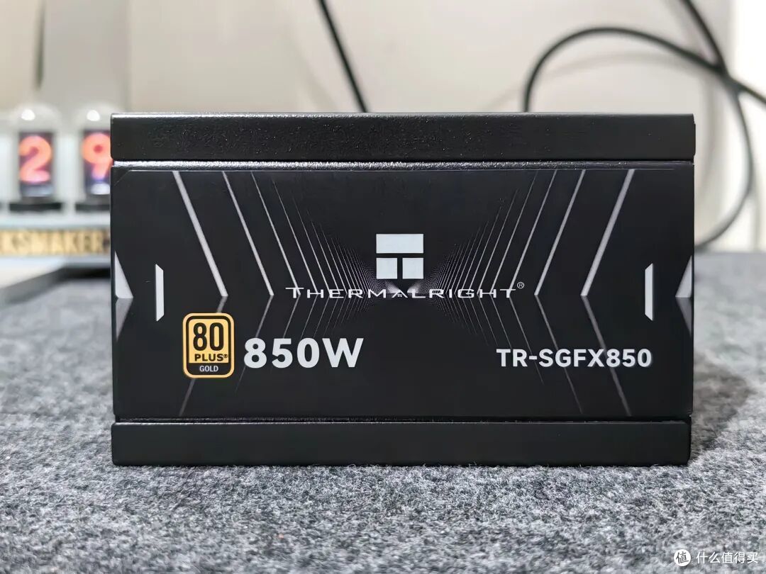 一台雷电5显卡坞,笔记本电脑也能外接5090!磐镭Link S-3实测