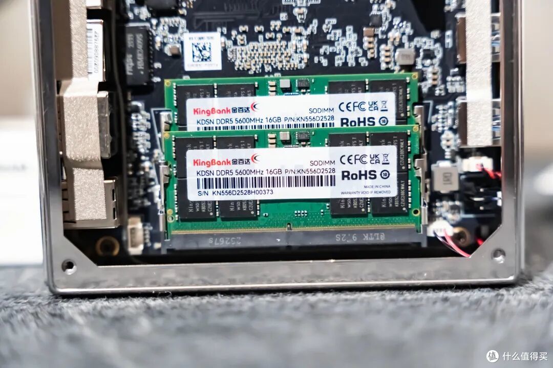 一台雷电5显卡坞,笔记本电脑也能外接5090!磐镭Link S-3实测