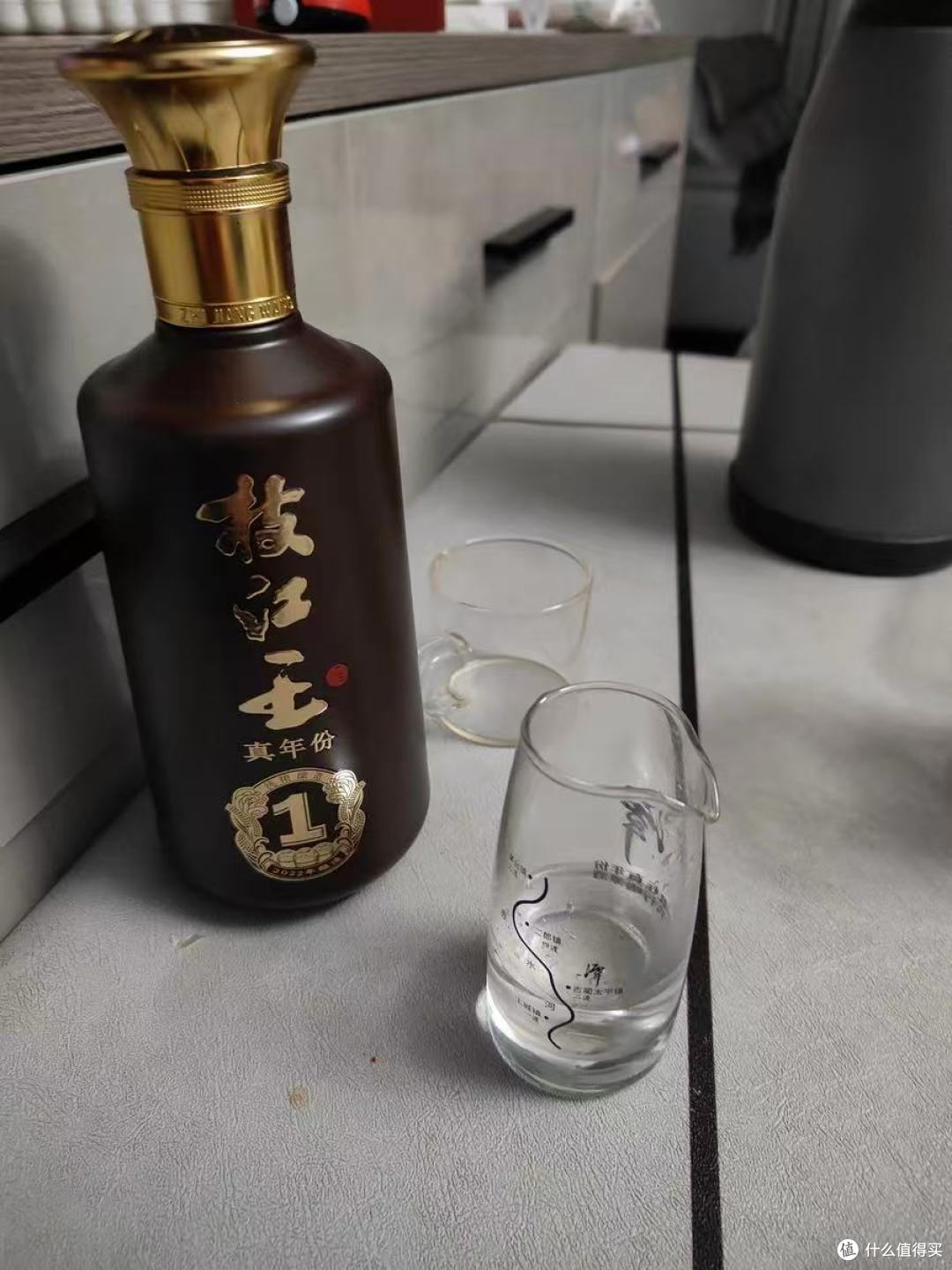 湖北老贡酒果然名不虚传!枝江王真年份1实测,52度浓香党必入