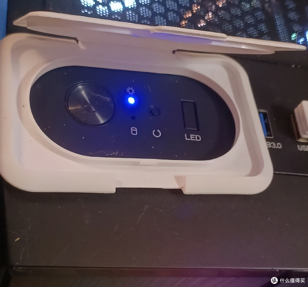 用完的“湿巾盖子”都能拿来干嘛？网友的点子，绝了