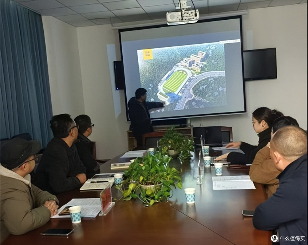 多企赴平塘县综合研学营地项目考察洽谈