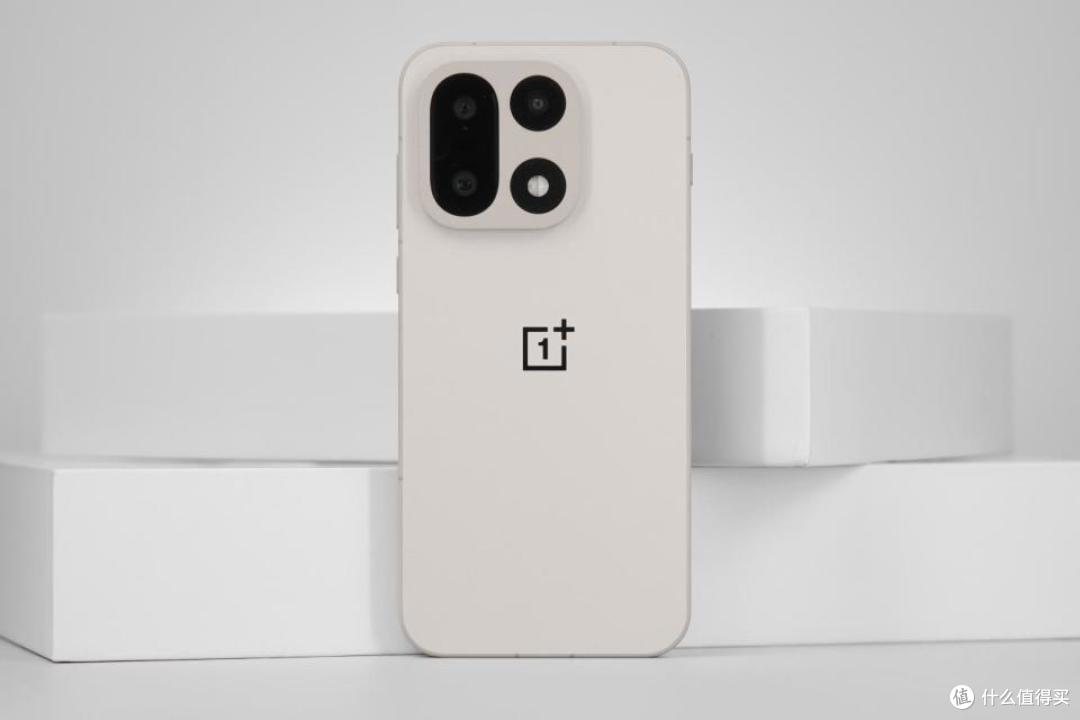 一加“太拼了”,16GB+1TB+7300mAh,顶级新旗舰再度降至新低价