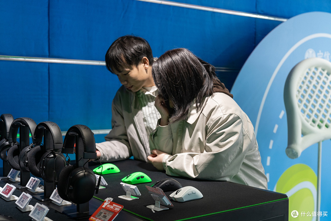【探店体验】宁波首家雷蛇Razer专卖店空降京东MALL