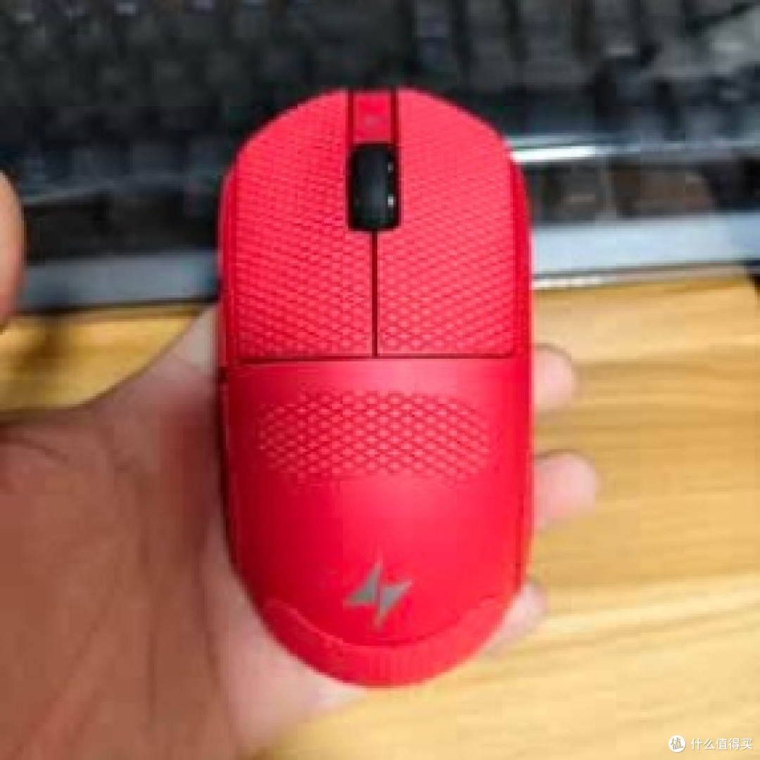 游戏鼠标进化史:从滚轮到无线RGB