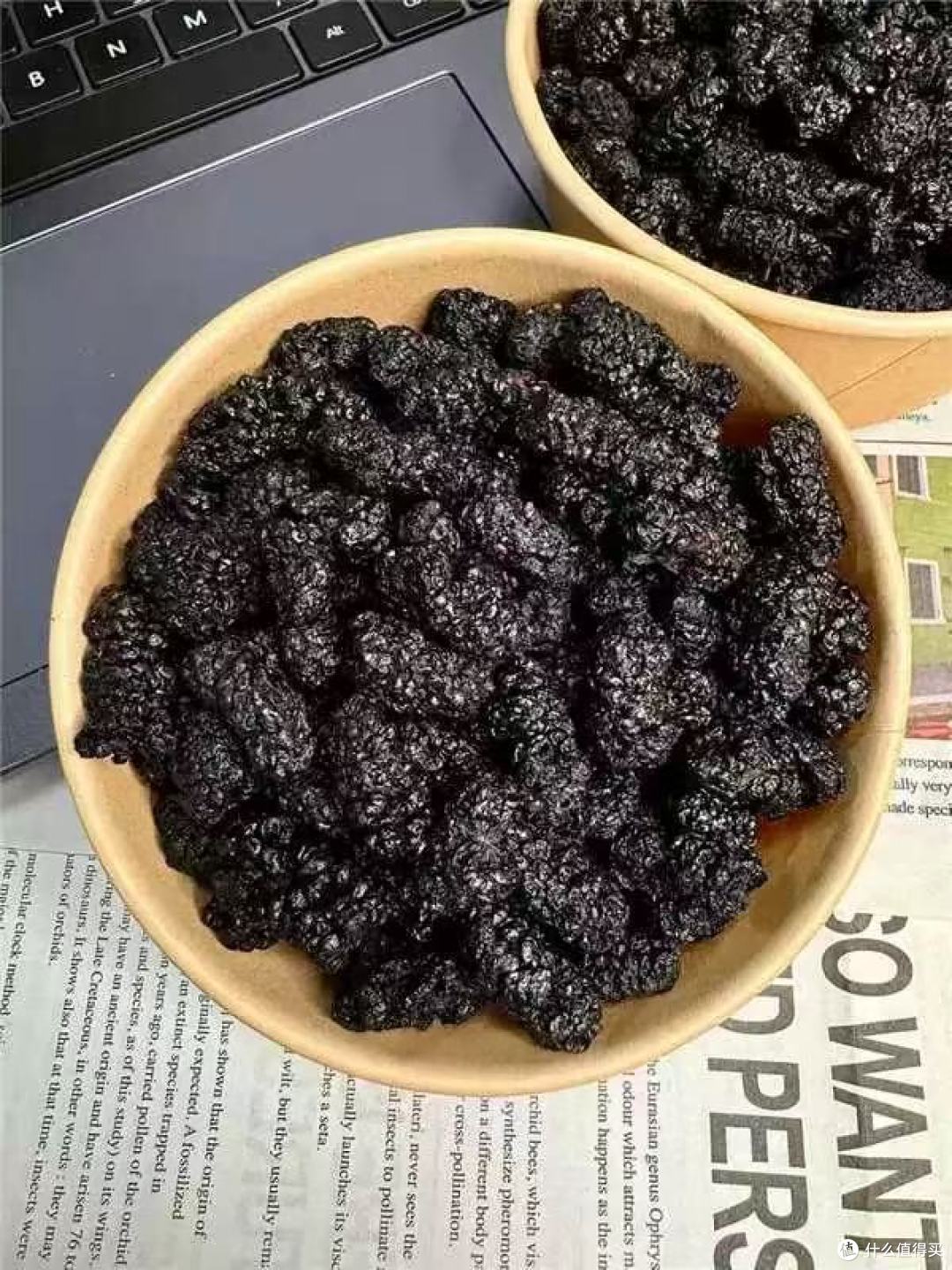 被新疆的阳光宠大的桑葚干，泡一杯直接把春日清甜焊在舌尖上