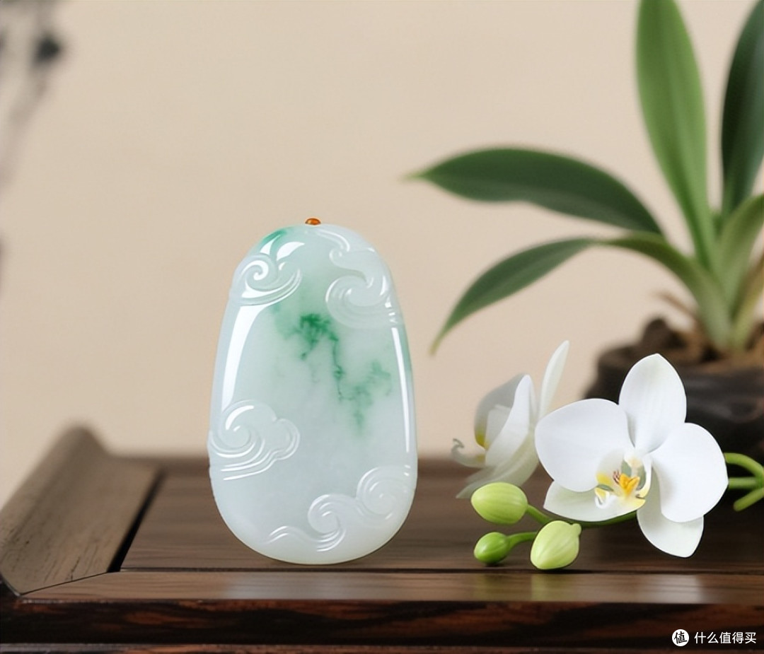 凝光成线，灵动千年：和田玉猫眼中的东方美学密码