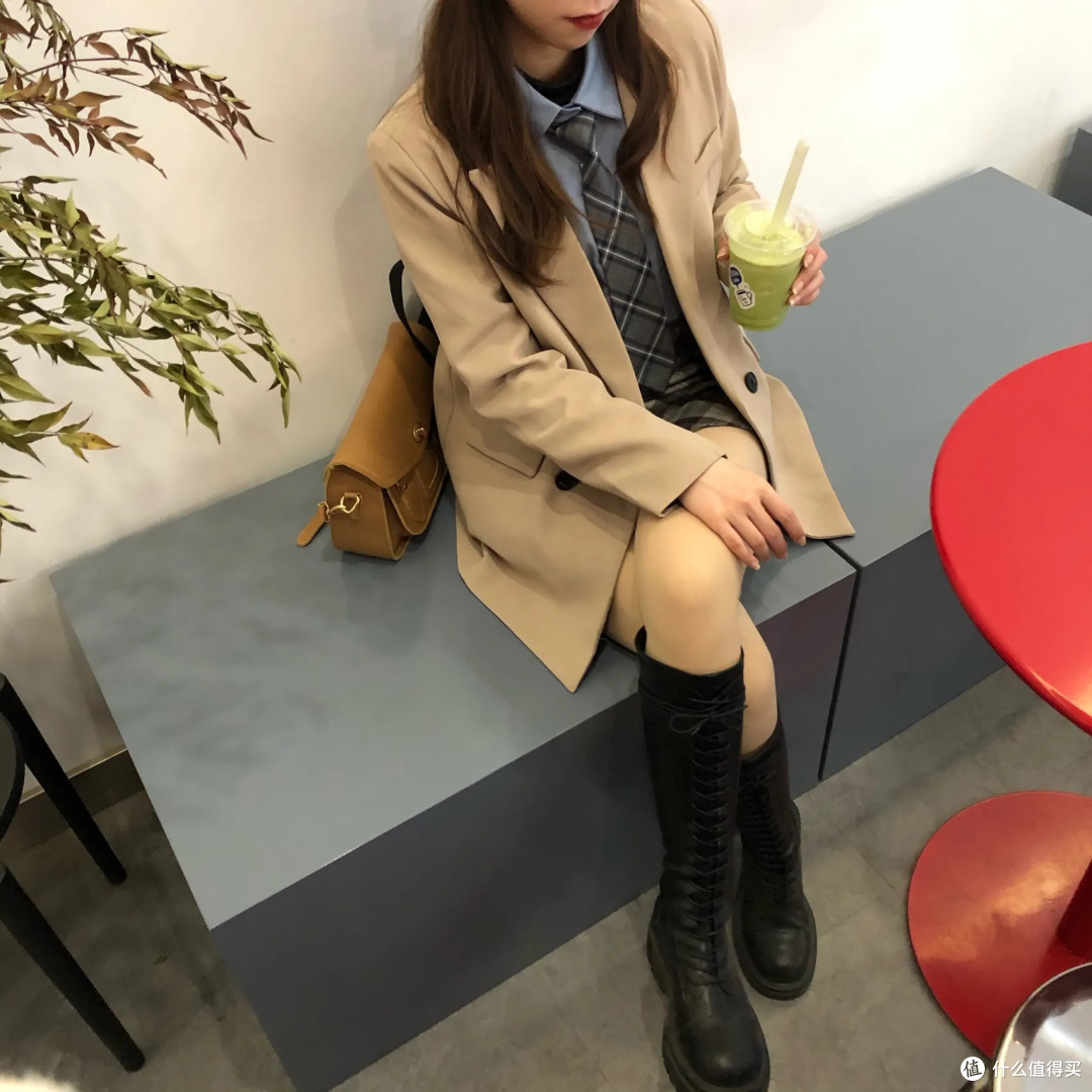 英伦学院风穿搭:冬日温暖与优雅