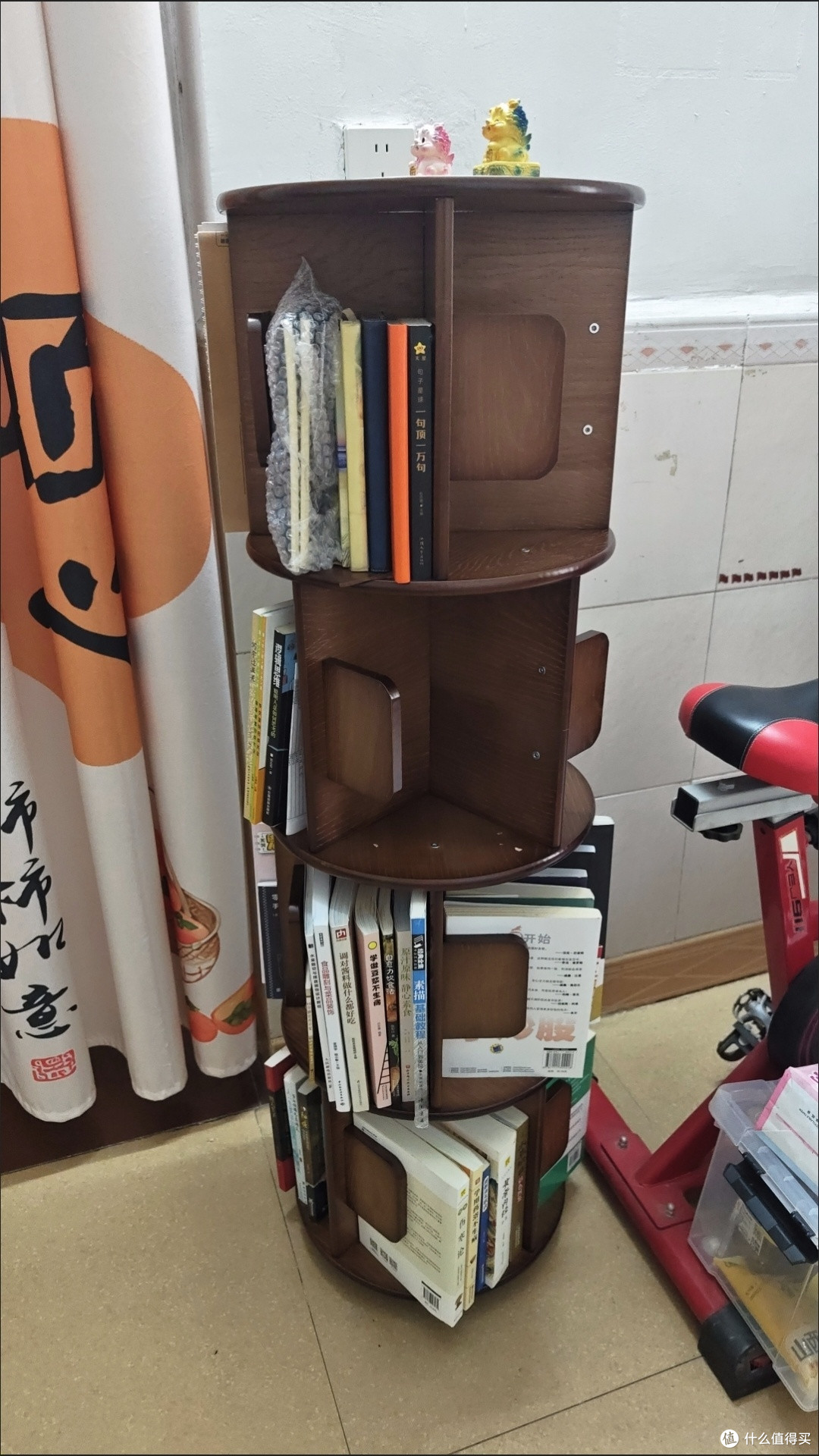 一平米角落逆袭!锦巢无贴皮实木旋转书架,解锁收纳新姿势