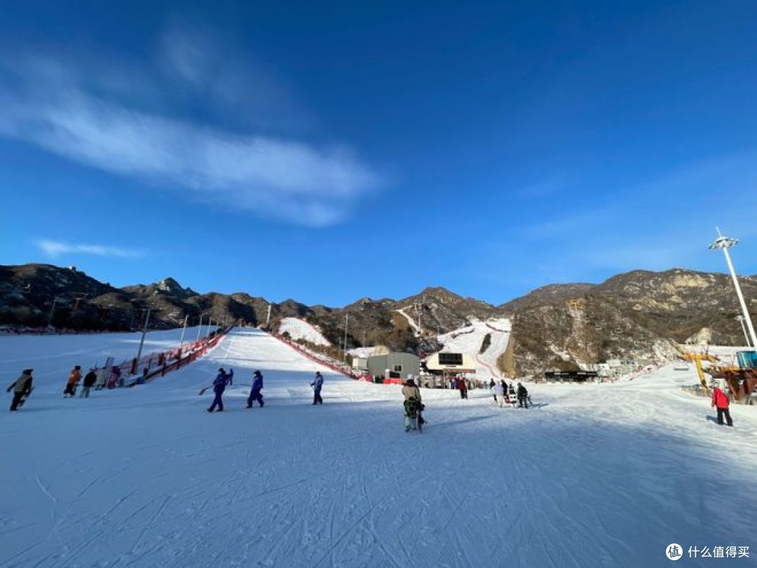 滑雪爱好者必看！乌鲁木齐附近阳光滑雪场，休闲度假一站式！
