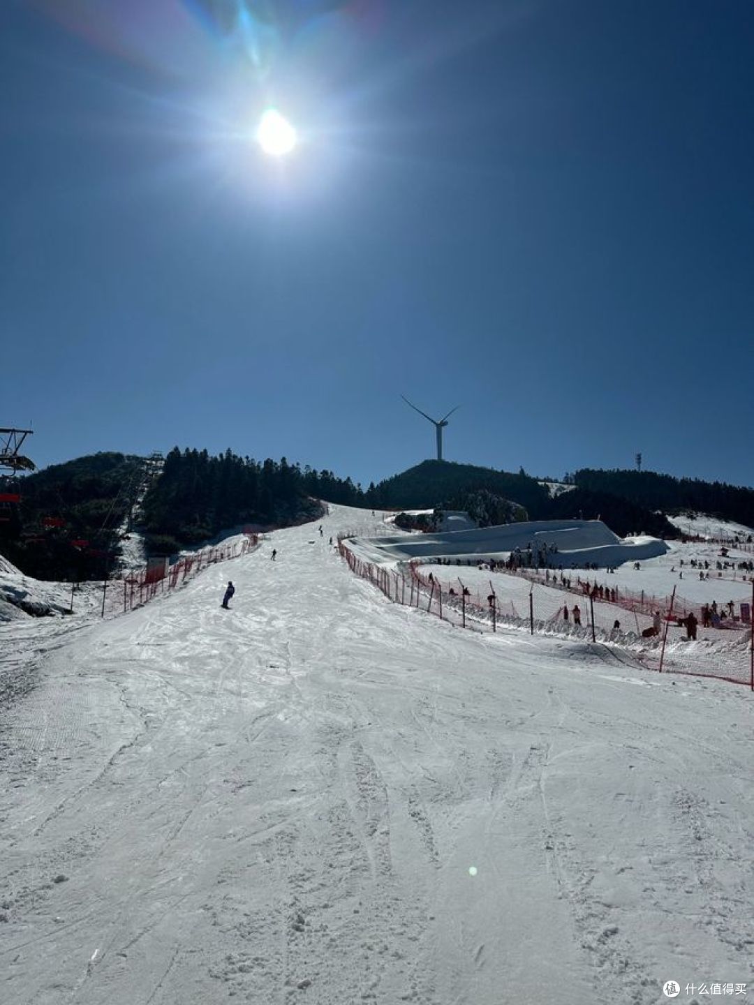 滑雪爱好者必看！乌鲁木齐附近阳光滑雪场，休闲度假一站式！