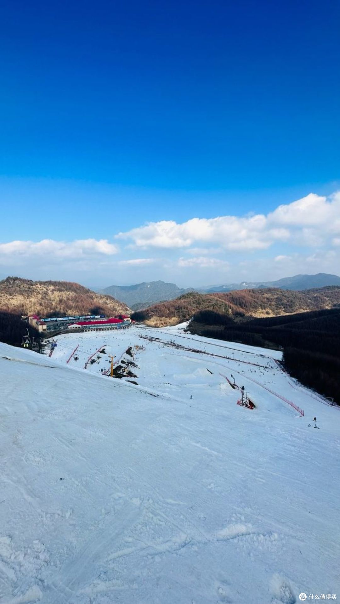 滑雪爱好者必看！乌鲁木齐附近阳光滑雪场，休闲度假一站式！