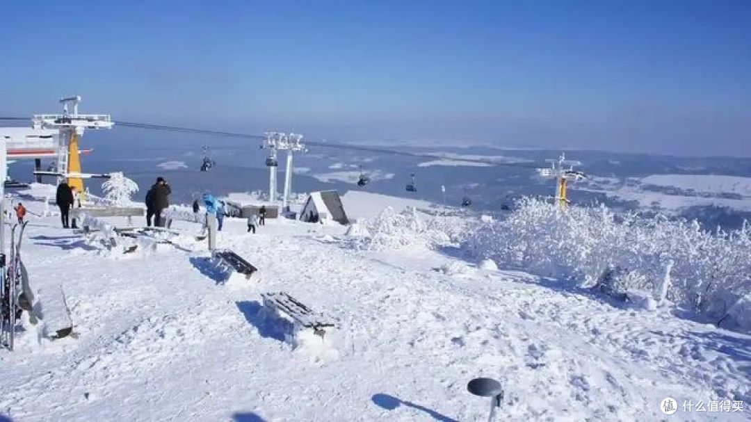 滑雪爱好者必看！乌鲁木齐附近阳光滑雪场，休闲度假一站式！