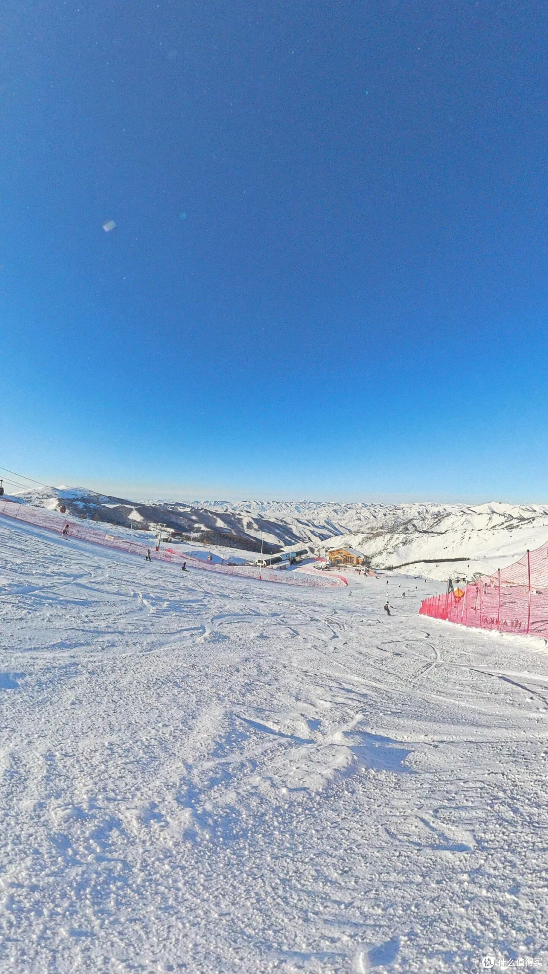 ⛷️滑雪出片封神!Insta360 X4,自拍杆自动隐身太酷了~