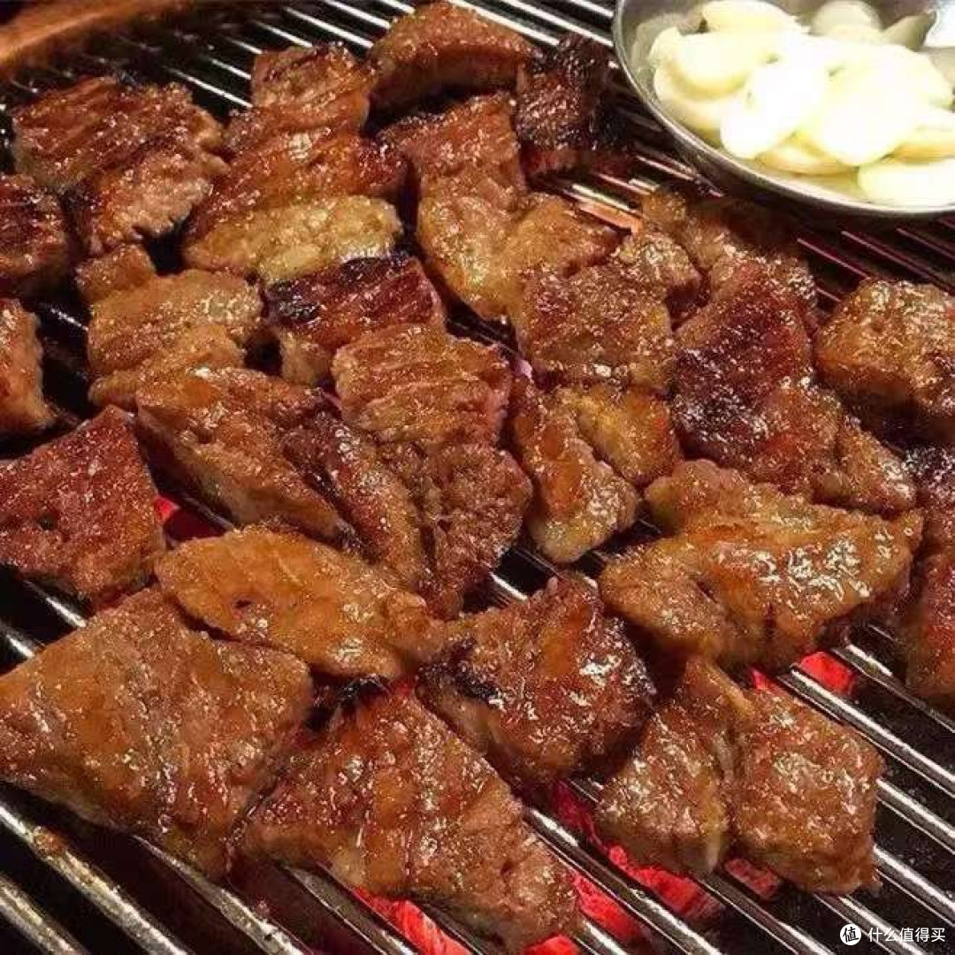 炭火与油脂间，藏着最直白的烟火之味