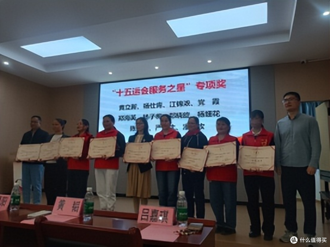 广东惠州:江南街道表彰志愿先锋 共启十五运服务文明新征程