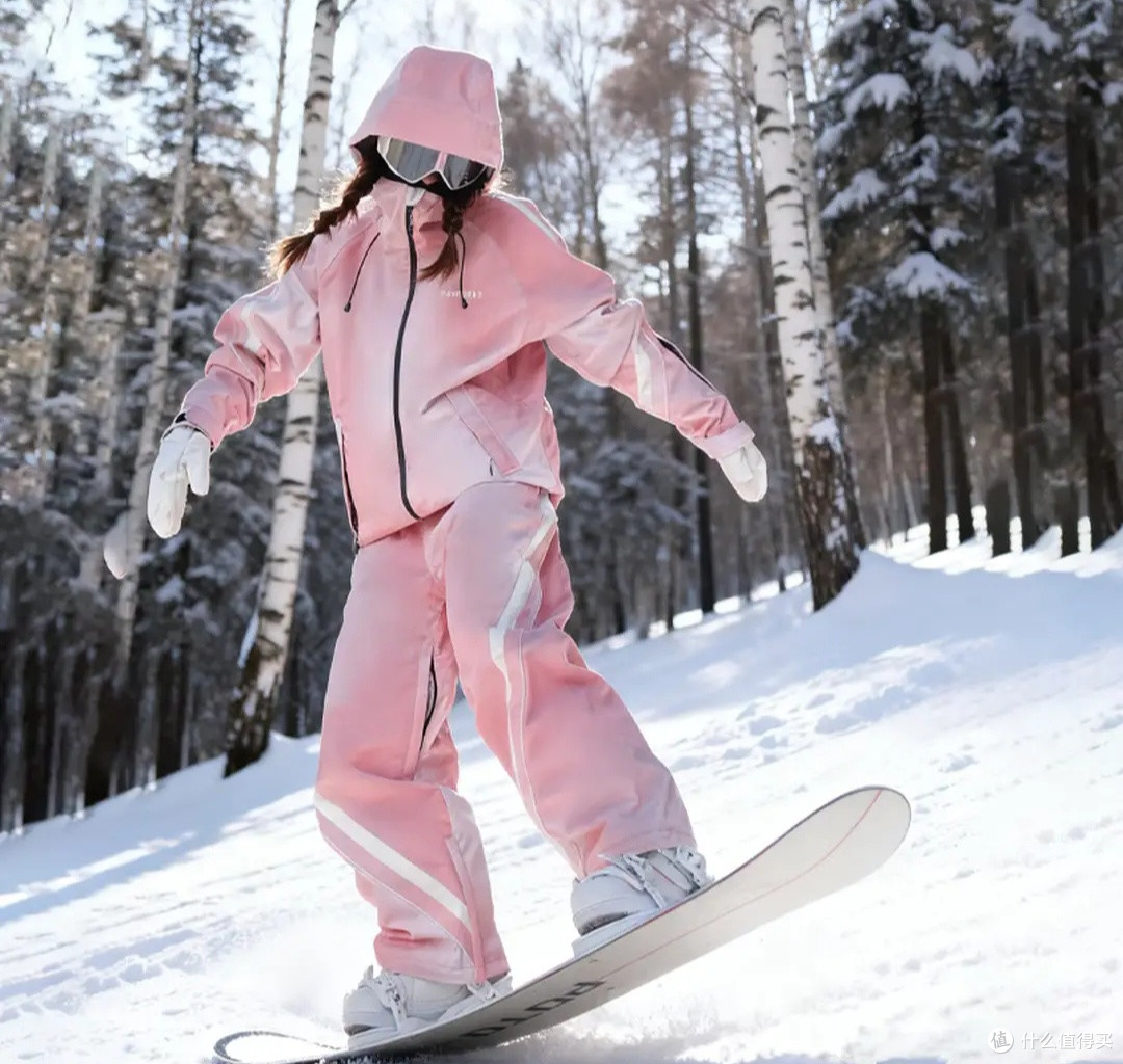 我的雪场吸睛战袍:RAWRWAR2025扎染粉滑雪服套装