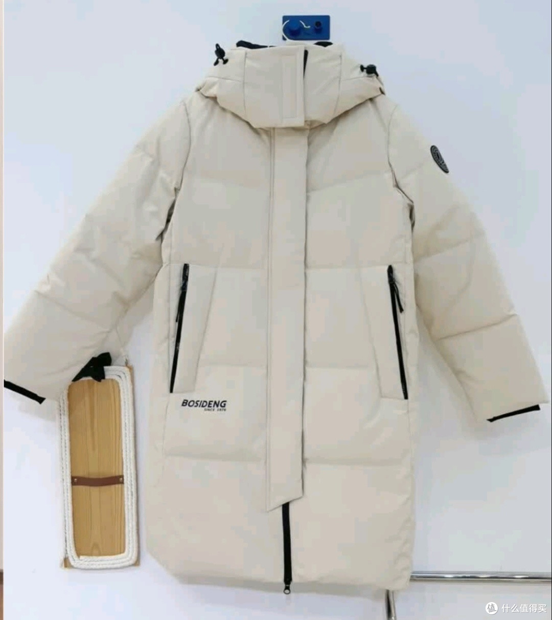 波司登25年冬季情侣羽绒服：一件过冬的温暖与时尚之选