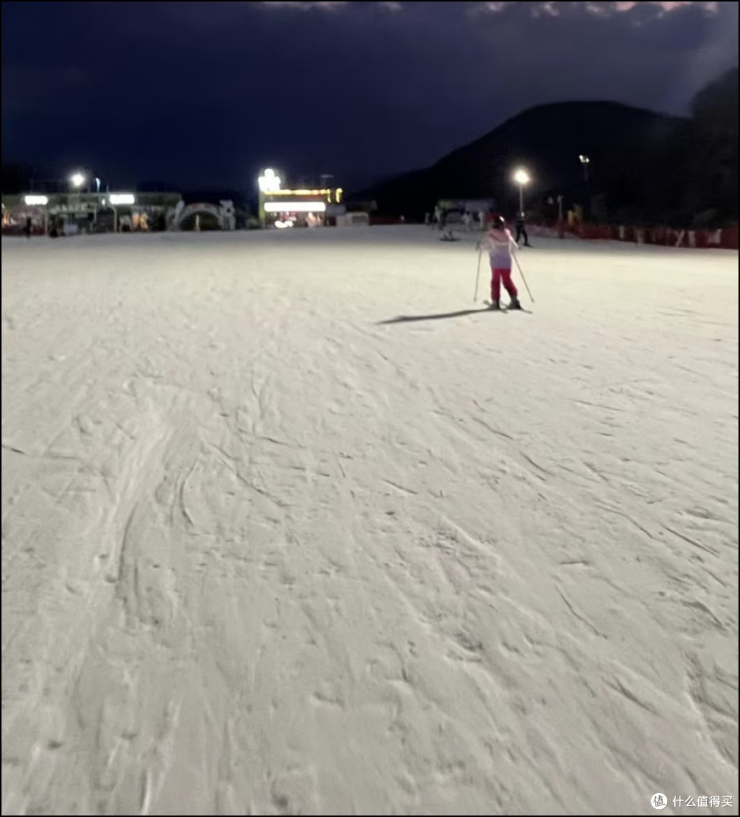 从横滑降到C弯:滑雪技巧进阶