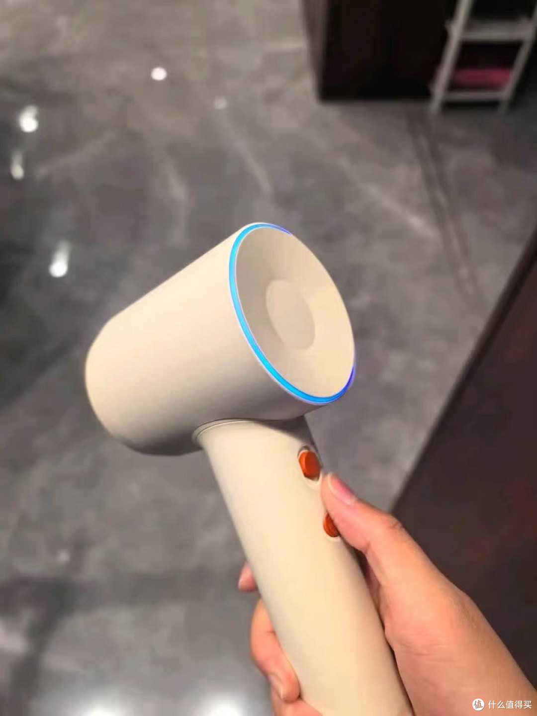双旦焕新：高速吹风机提升幸福感
