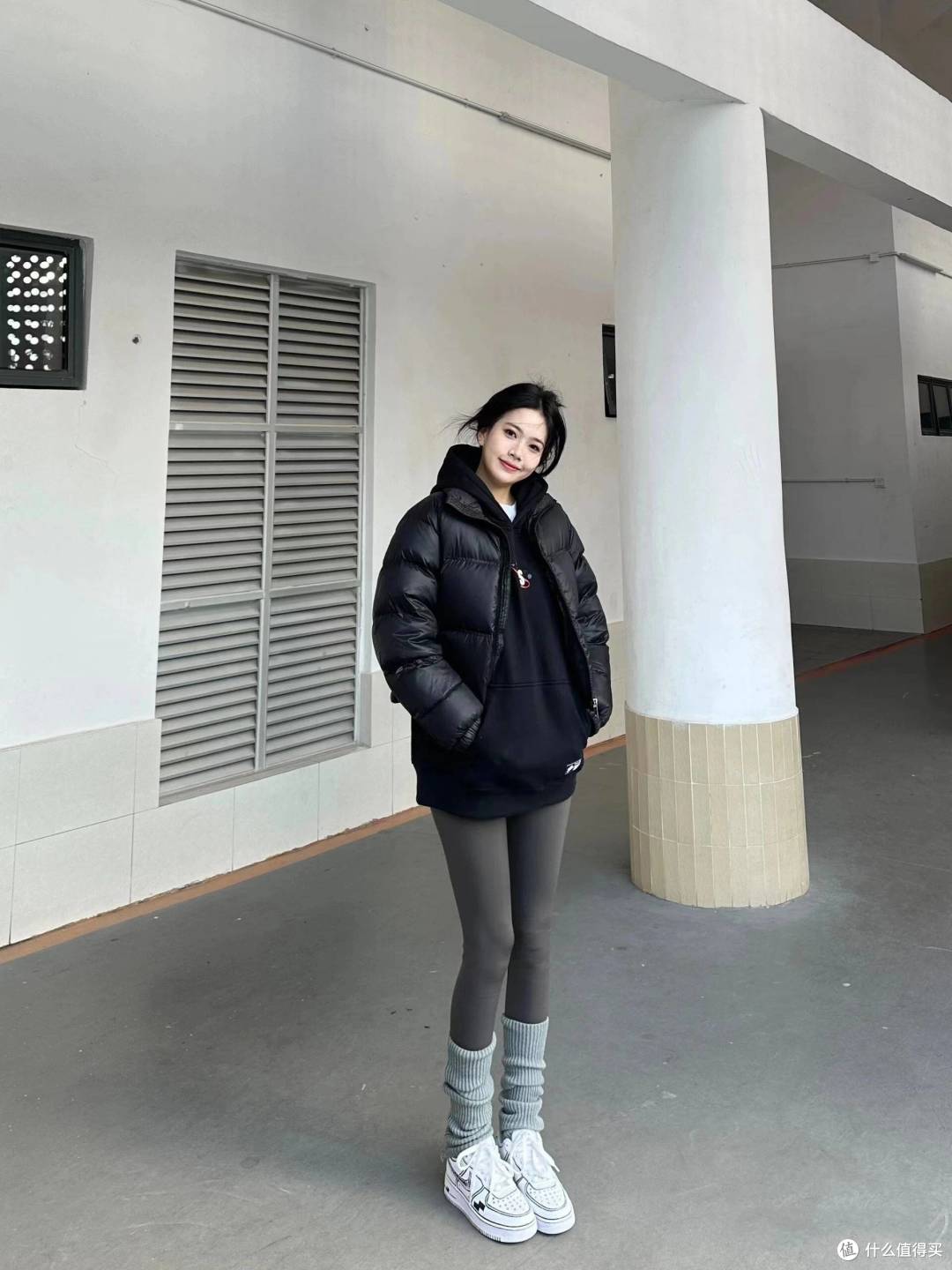 很多人都在穿的“冬服+瑜伽裤”，显高修饰身材，穿上身时髦保暖