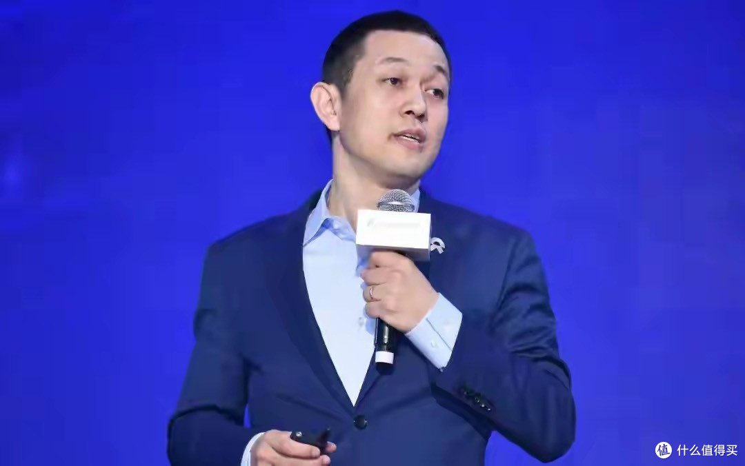 卖爆不是偶然：全新ES8这次，终于把“纯电大六座”的账算明白了