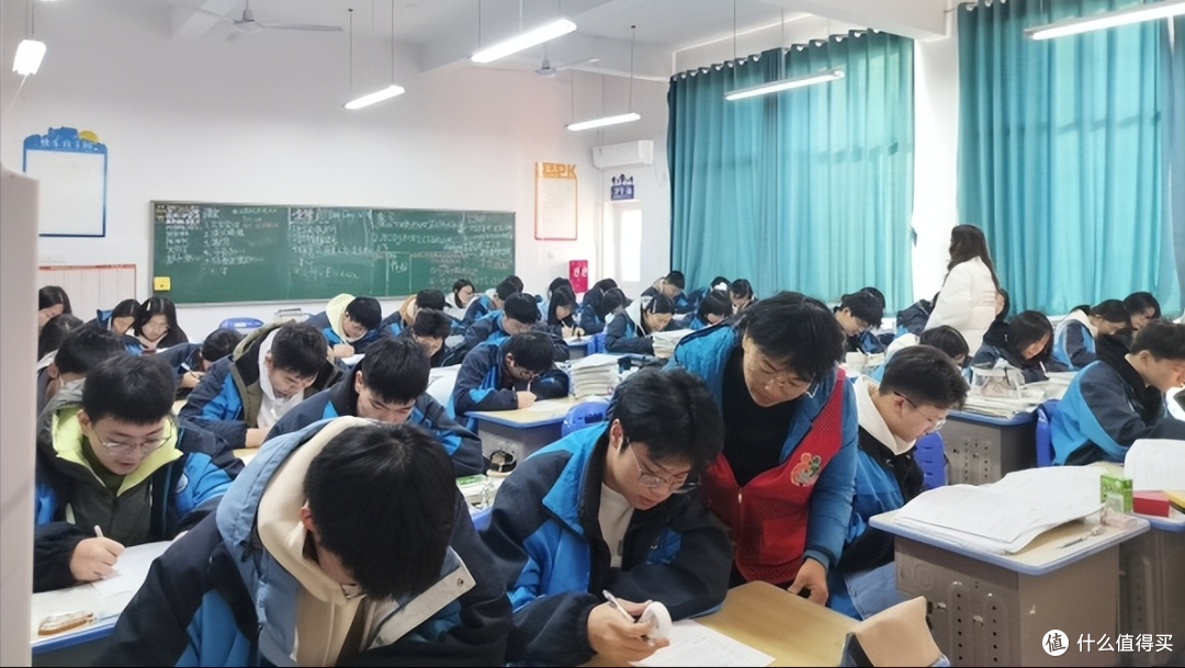张家界预防艾滋病“五进”宣传·筑牢全民健康防线