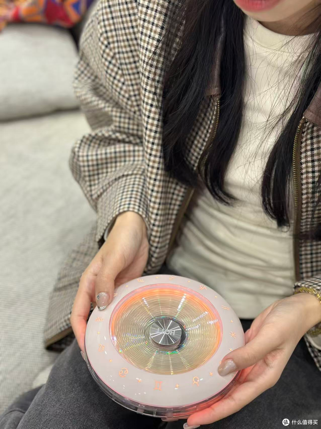 HOTT C901 CD机:独居女孩的“情绪充电站”