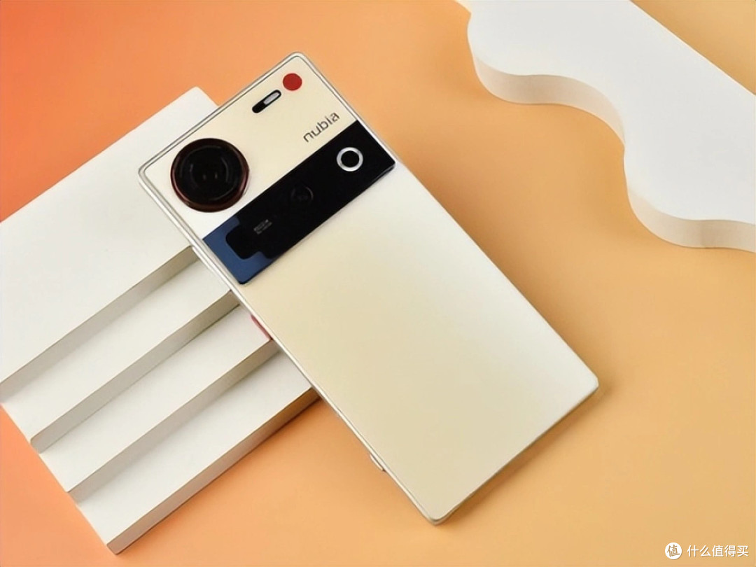 努比亚售价“大跳水”,16GB+1TB跌价1910元,6150mAh+屏下镜头