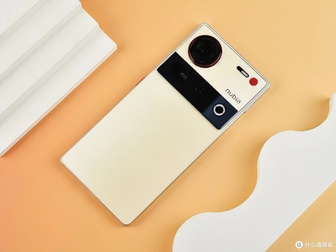 努比亚售价“大跳水”,16GB+1TB跌价1910元,6150mAh+屏下镜头