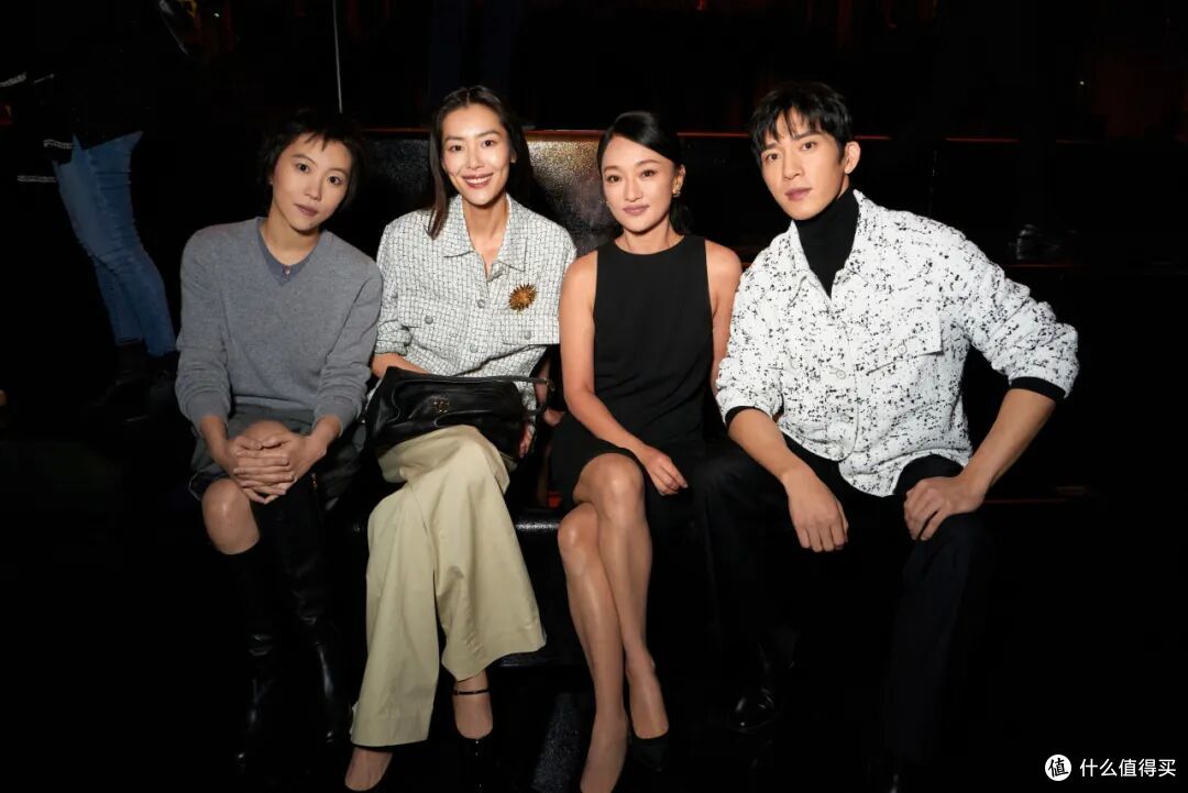 香奈儿融入生活,呈现轻透渐变的层次,飘逸轻盈的质感,奢华灵动