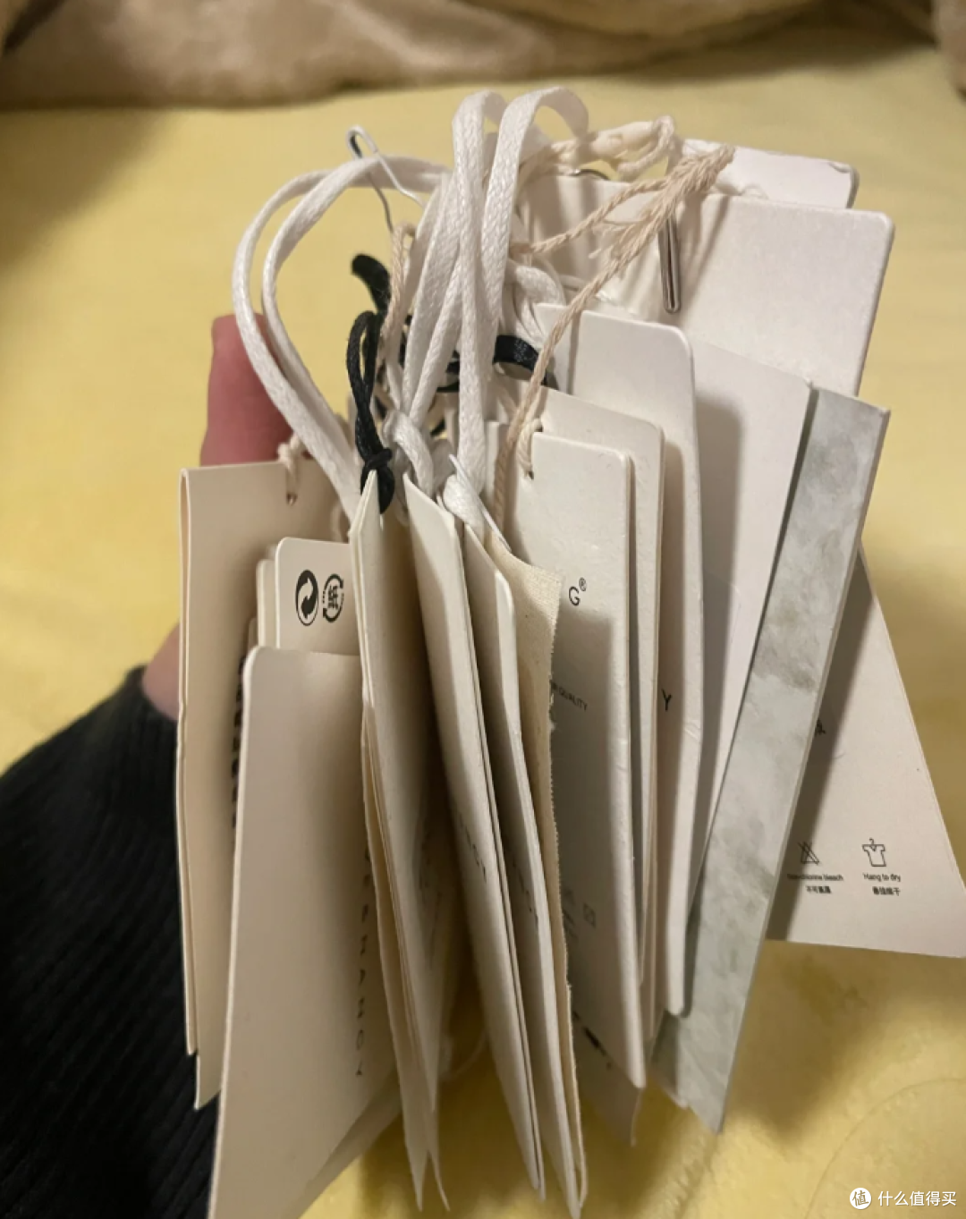 拆下来的“衣服吊牌”别扔！这样改造一下，用途太广了