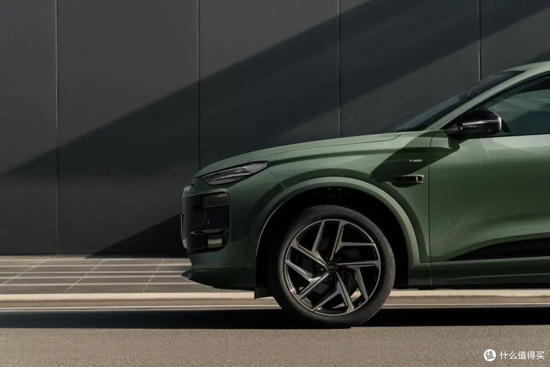 一汽奥迪Q6L e-tron：新能源豪华车，我是“天花板”！安全舒适