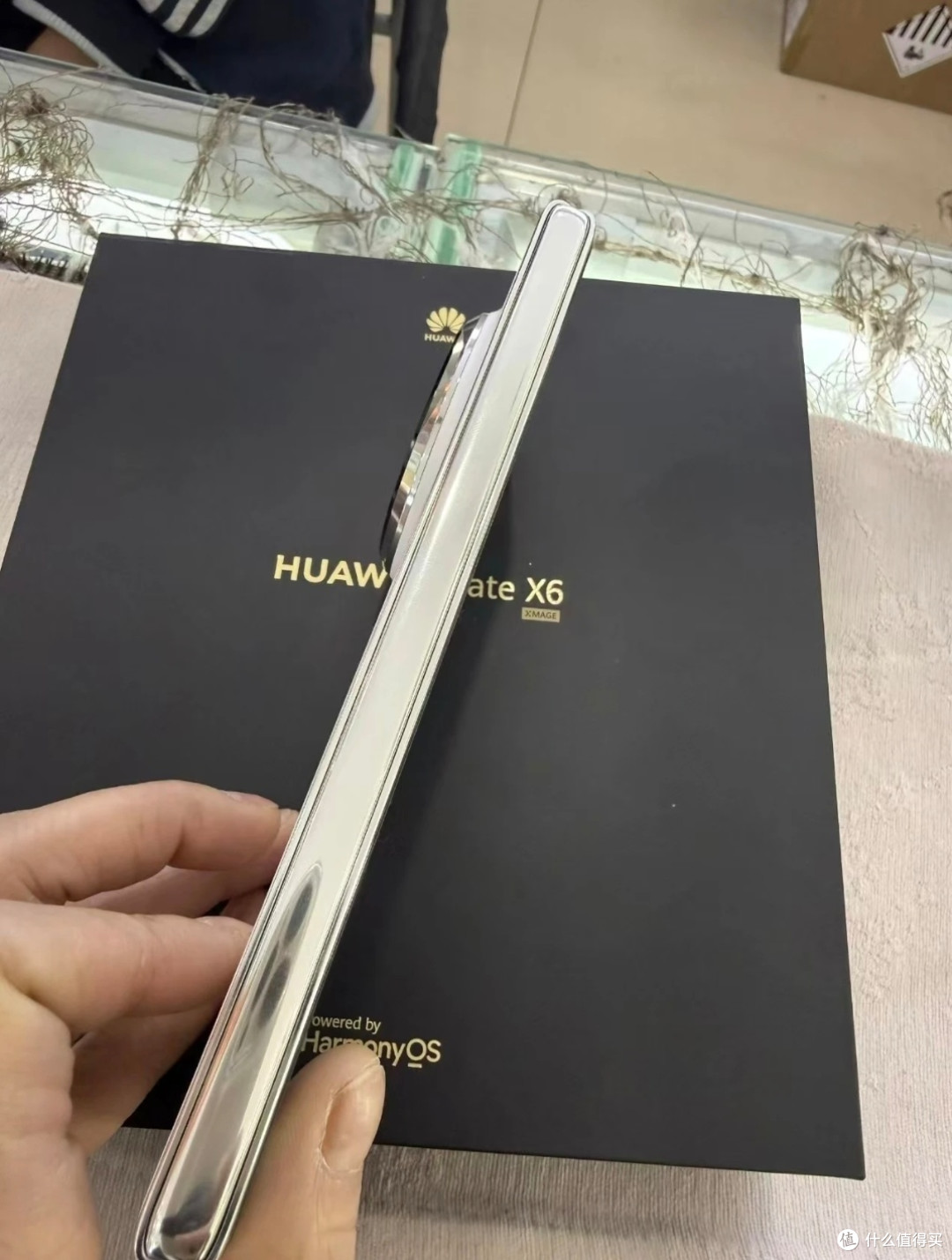 省下3000元买华为Mate X6值不值?实测对比X7,华为新机炸场!