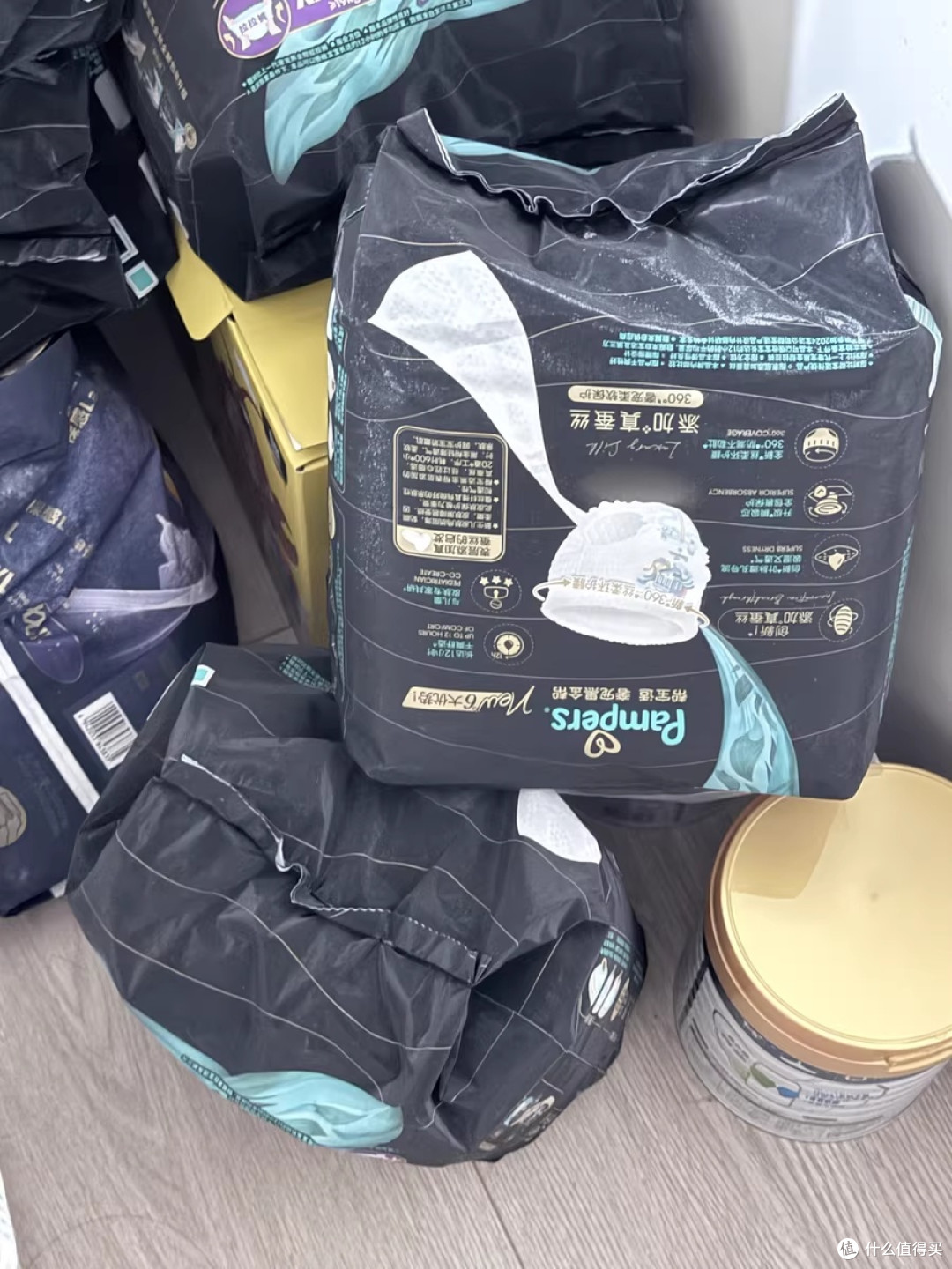 帮宝适黑金帮纸尿裤：双旦礼物的暖心之选