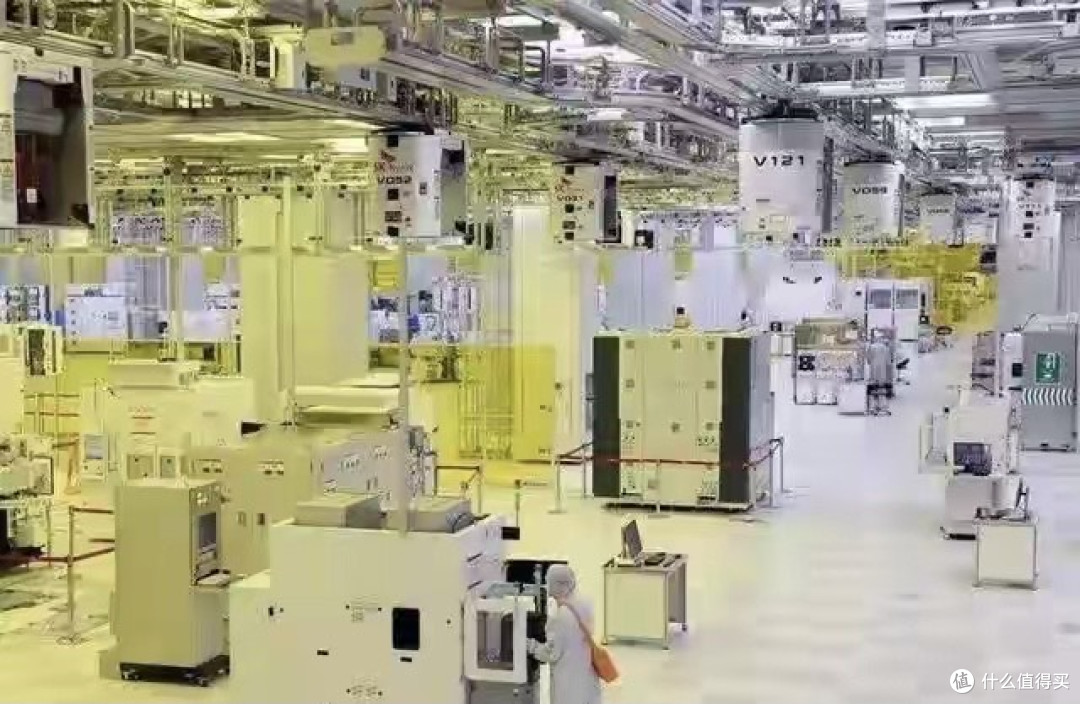 全球首款2nm芯片诞生！从7nm到2nm，中国芯片还要追赶多少年？