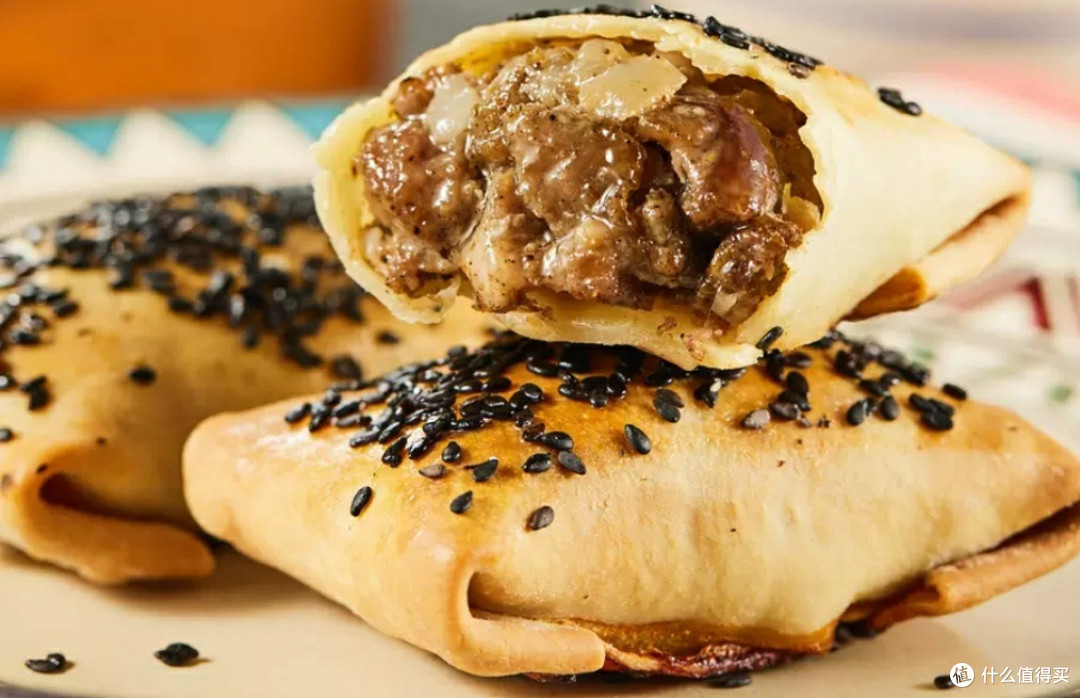 盒马MAX新疆爆汁羊肉烤包子:一口沦陷的西域风味