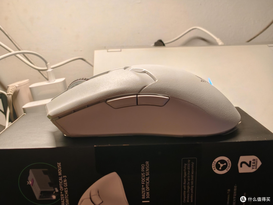 雷蛇毒蝰V2 Pro白色款使用技巧