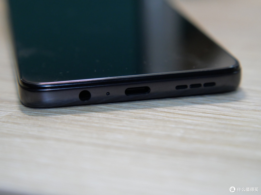 或许是最好的LCD手机?7000mAh+军工机身+5000w像素,千元可拿下