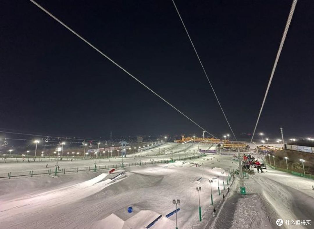 双旦打卡乌鲁木齐南山滑雪场：天山脚下的冰雪之约！