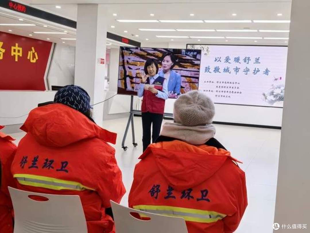 爱心马甲暖寒冬 舒兰市公益捐赠活动温情启幕
