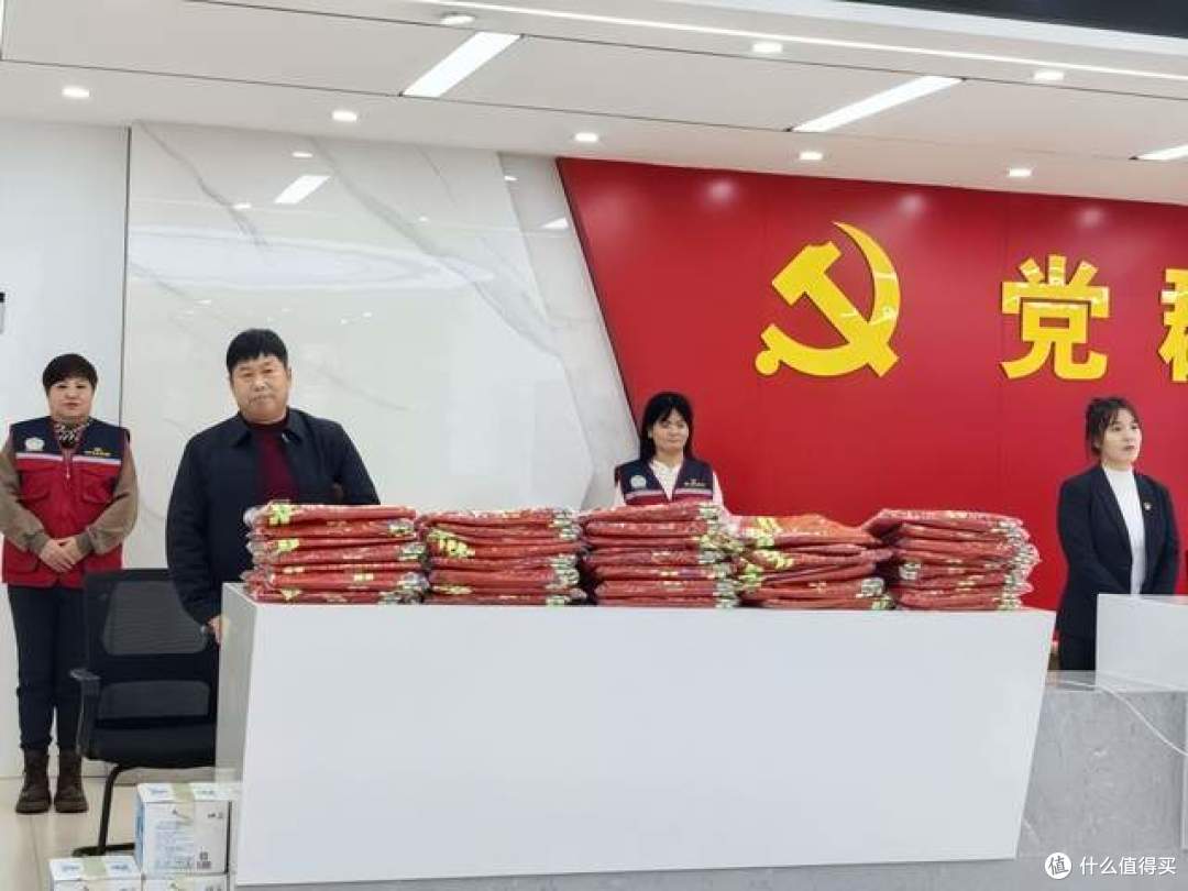 爱心马甲暖寒冬 舒兰市公益捐赠活动温情启幕