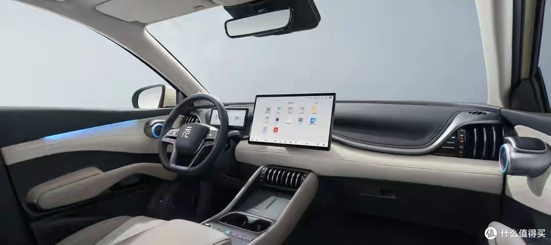 银河E5与元PLUS,谁更懂15万级家庭的心?紧凑级SUV的实用对决!