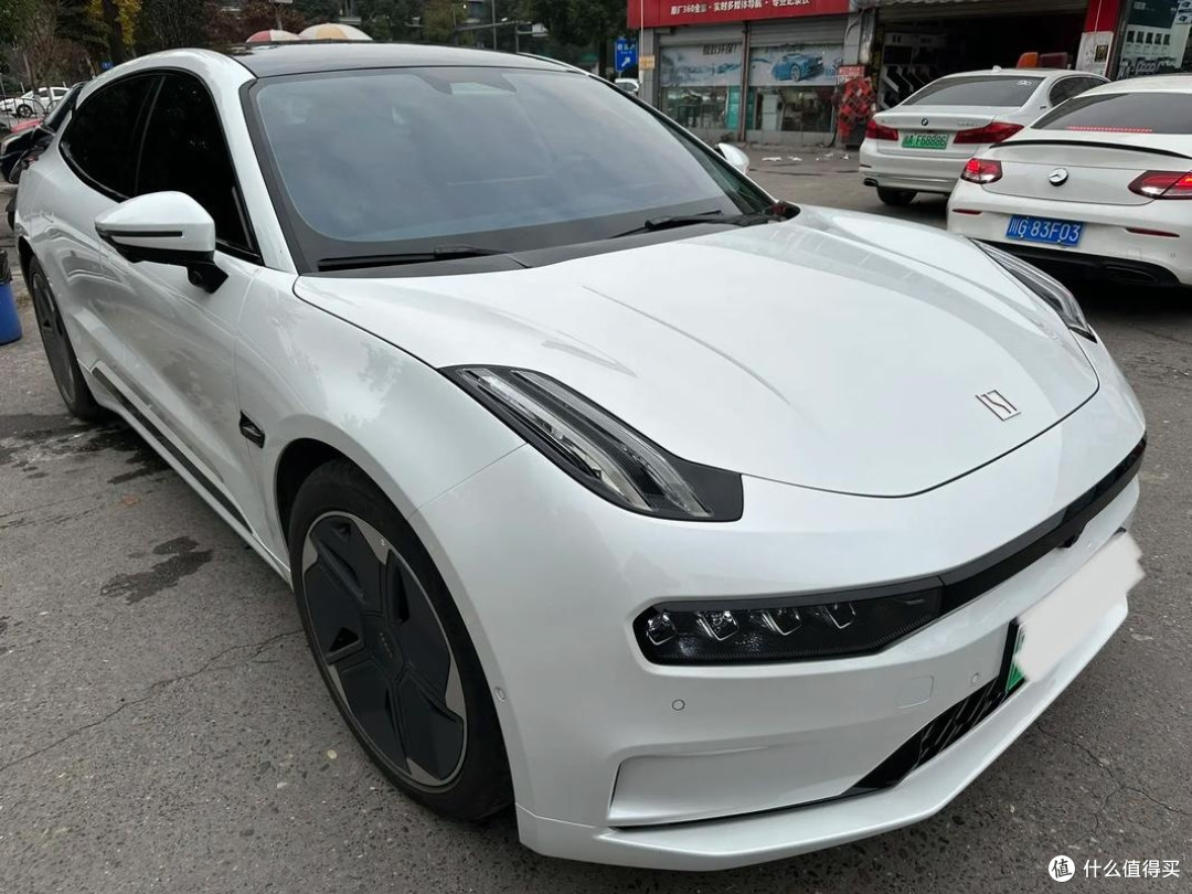 极氪001：真香背后的实用与豪华