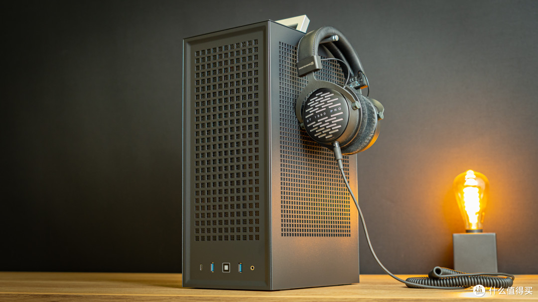 2025 年末 Mini-ITX DIY装机机箱推荐:实测紧凑型 PC 装机之选