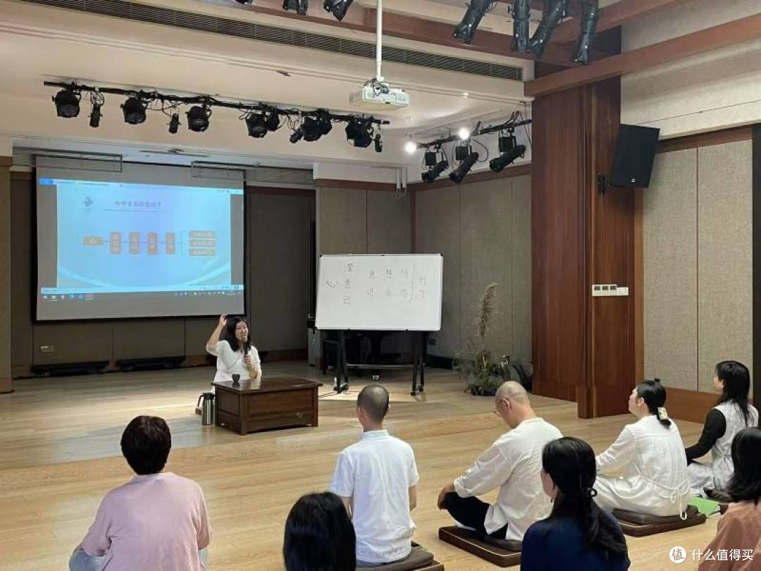 中国式心理学藏在“傲慢”背后的真相：一场与自我和解的情绪革命