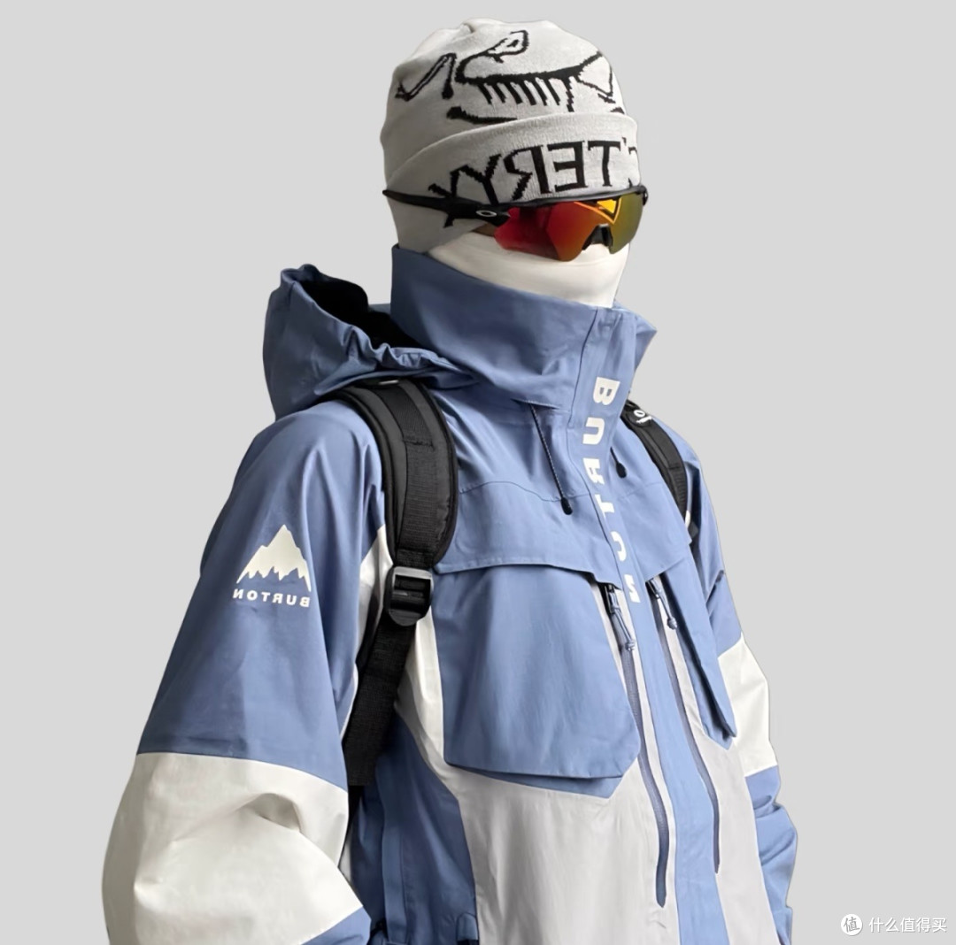 Aizawa联名雪服:低调中的实力派