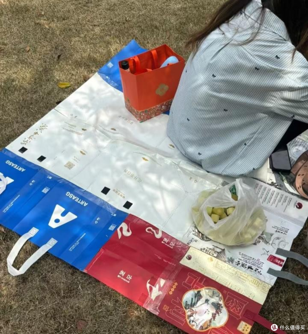 点外卖的保温袋可别扔了,这样改造一下,比专门买的东西还好用!