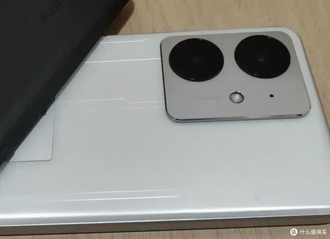 真我放弃“高利润”，16GB+512GB跌至1689元，7000mAh+188万跑分