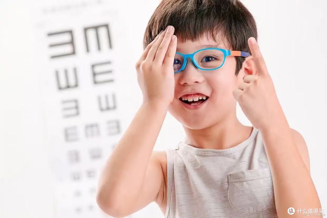 别再被忽悠了!看完这篇文章,学会正确应对儿童近视的方法